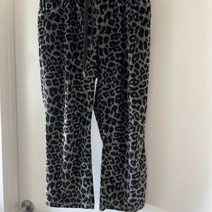 Cozy Crystal Crop Capri